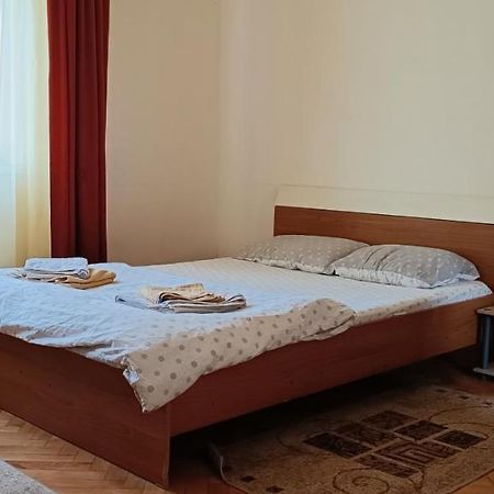 Lora'S House Apartment Oradea Ngoại thất bức ảnh